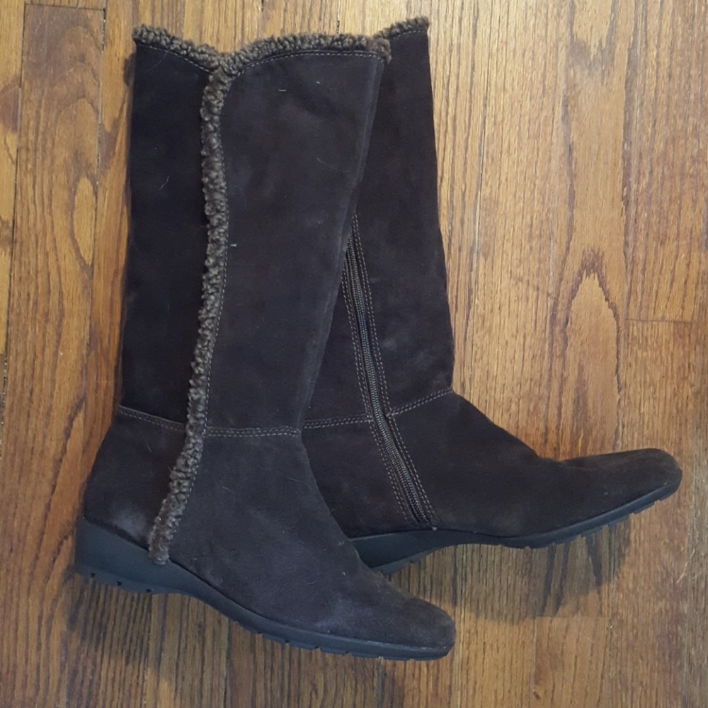 Bandolino Brown Suede Boots